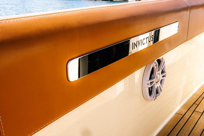 1H Luxury Cruise Como Lake Tender Yacht Invictus 9 Pax - Price and Value: Is $108.84 for One Hour Actually Fair?