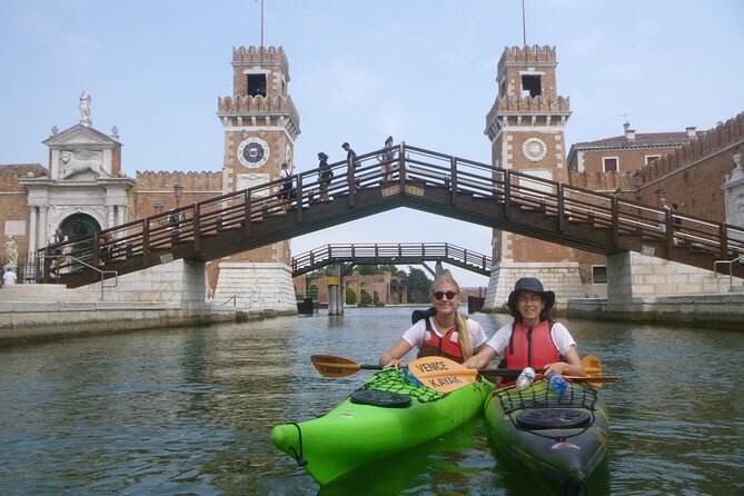 2 Hour Venice Canal Kayak Tour - Premium experience by day - Why Kayak Venice Can Feel Like a Side Door
