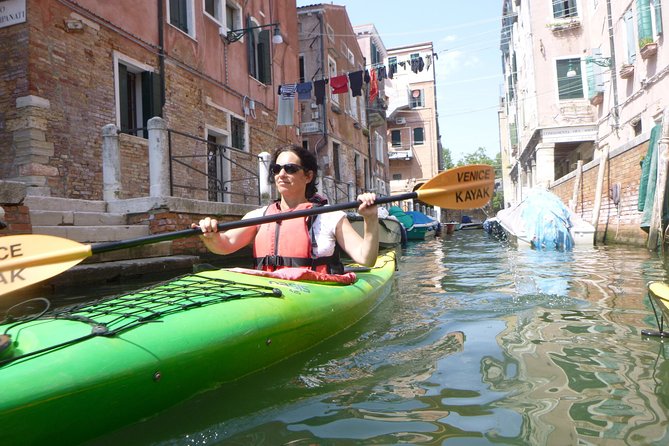 2 Hour Venice Canal Kayak Tour - Premium experience by day - What You’ll See Up Close: Architecture and Less-Land Crowds