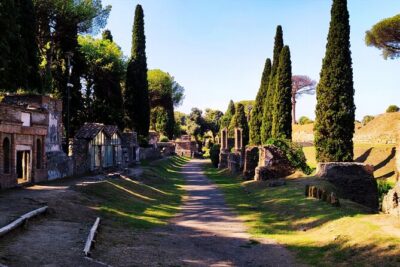 2 Hours Private Tour in Pompeii with Archaeologist - Pacing and the route: from Palestra Grande to Necropoli