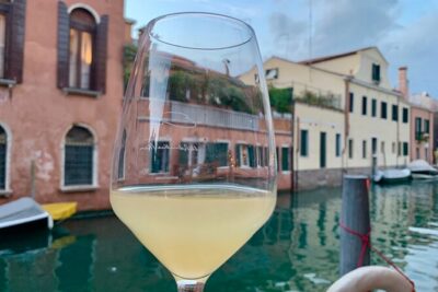 A Venetian Evening: Wine Tasting and Cicchetti with a Local Guide - Where the walk actually feels local: Dorsoduro and its bacari energy