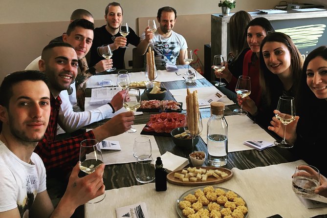 Abellonio Cascina Piccaluga - visit to the vineyards, to the wine tasting cellar - Views, pacing, and what to wear for a 2-hour visit