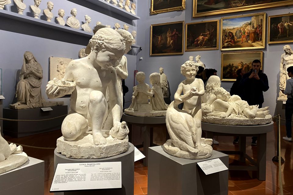 Accademia Gallery Priority Entry Ticket with e-Book - Medieval and Renaissance Painting Rooms: Giotto and Botticelli