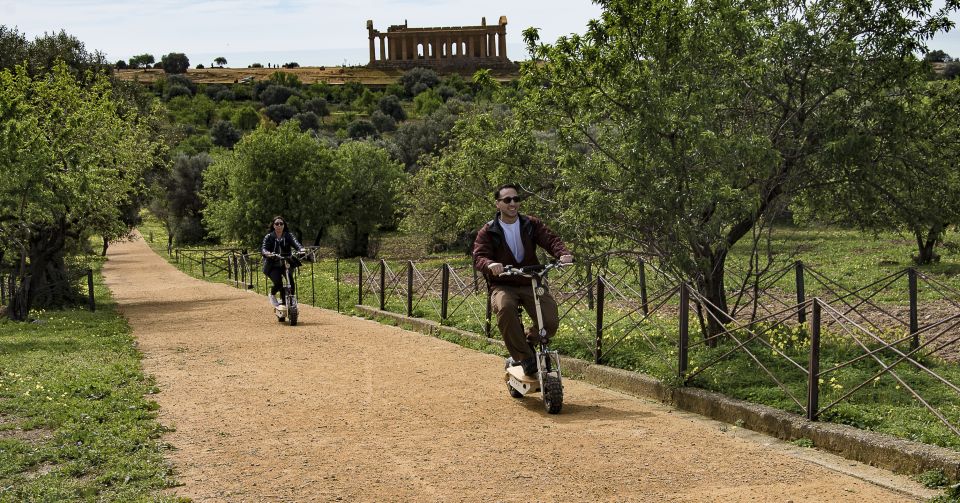 Agrigento: Valley of the Temples E-Scooter Tour - Audio guide vs. live commentary: what you’re really getting