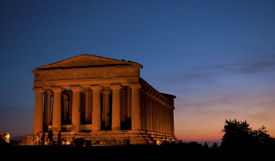Agrigento: Valley of the Temples Skip-the-Line Sunset Tour - First stop: the Valley of the Temples as the sun drops
