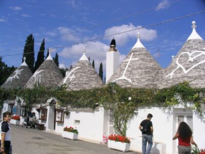 Alberobello: History Walking Tour - Stepping inside a traditional trullo (not just photos)