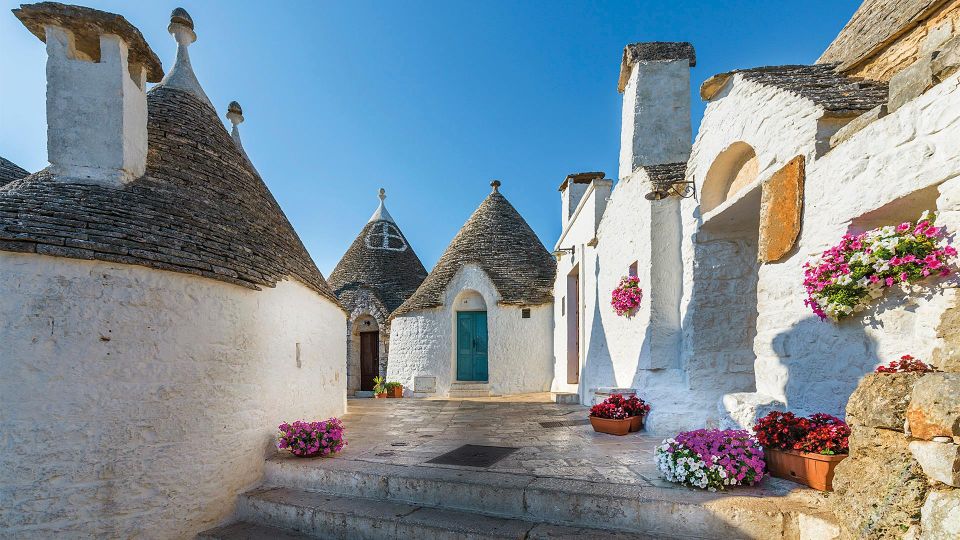 Alberobello: Tour guidato della città dei Trulli - Alberobello’s Cathedral: saint paintings and local meaning