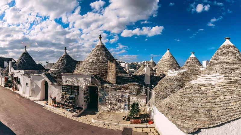 Alberobello: Tour guidato della città dei Trulli - What the 2-hour walking tour covers (and what you’ll skip)