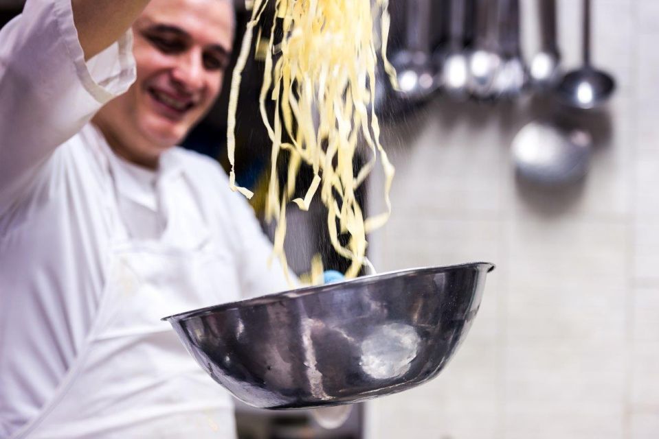 Alfredo alla Scrofa Restaurant in Rome: Eat Like a Star - Service, ambiance, and the one thing to plan for