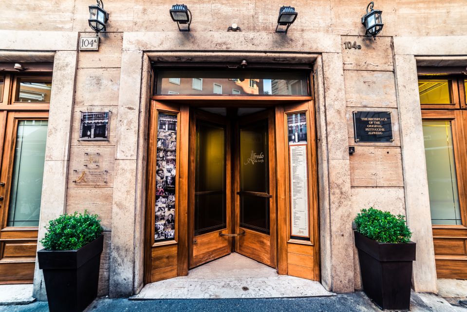 Alfredo alla Scrofa Restaurant in Rome: Eat Like a Star - The star of the show: fettuccine Alfredo, Roman-style