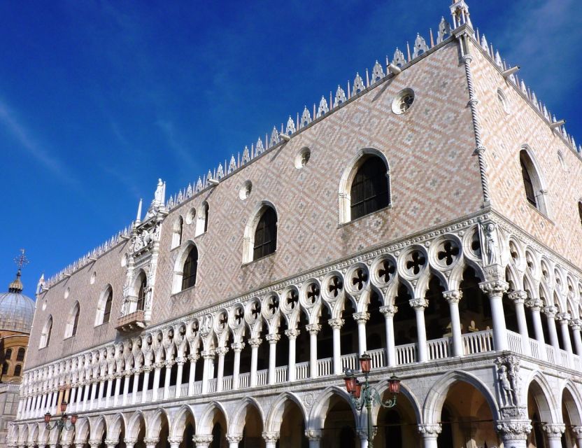 All-Inclusive Tour: Doge Palace, St Mark's Basilica & Square - Stop 4: Campo SS. Giovanni e Paolo and the big-square feel