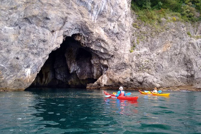 Amalfi Coast Kayak Tour: Explore Caves, Arches & Hidden Beaches - Guides and photos: the difference between a trip and a memory