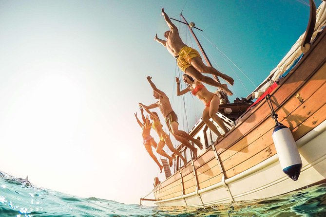 Amalfi Coast & Positano: Boat Tour with Snorkeling & Drinks - Stop 2: Conca dei Marini bay and Runghetiello Grotto snorkeling