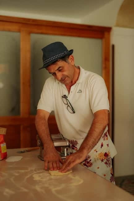 Amalfi: Cooking Class with Pasta, Mozzarella, and Tiramisù - Included meal and wine: what you should expect after cooking