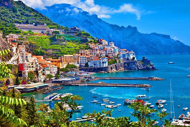 Amalfi Drive - Day Trip from Naples - On-board commentary: helpful context without the lecture