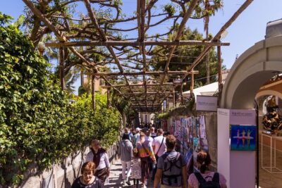 Amalfi, Positano and Ravello: Boat Tour from Naples - The First Big Payoff: Gulf of Naples + Vesuvius Views