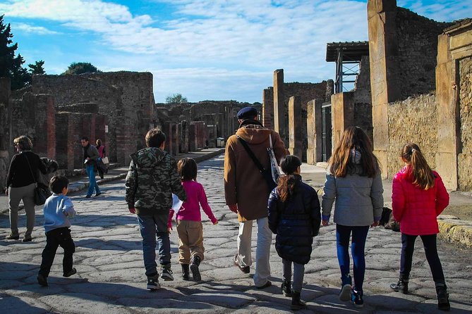 Ancient Pompeii Private Tour: Skip the Line & Kid-Friendly Option - House of the Vettii: the luxury that screams status