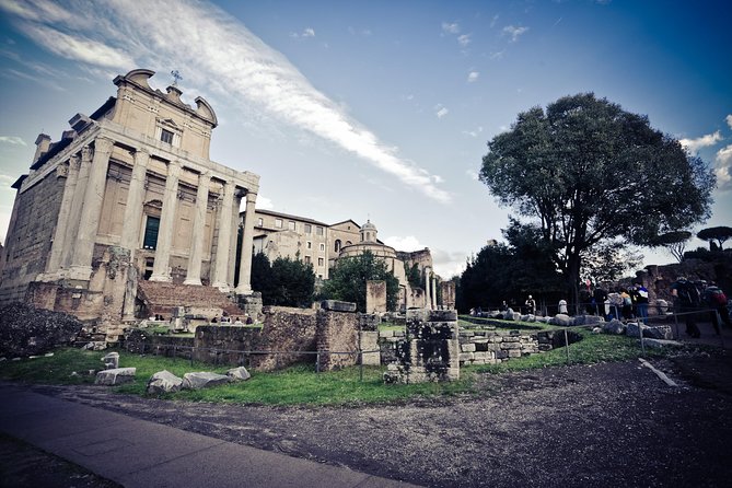 Ancient Rome Guided Tour: Colosseum, Forum and Palatine - Roman Forum Tour: From Via Sacra to Temples and Basilica Julia