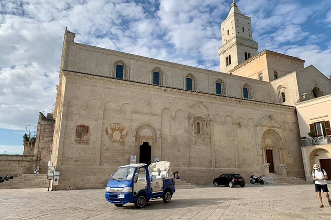 Ape Calessino Tour nei Sassi di Matera - Piazza San Pietro Caveoso and the ride back through Via Bruno Buozzi
