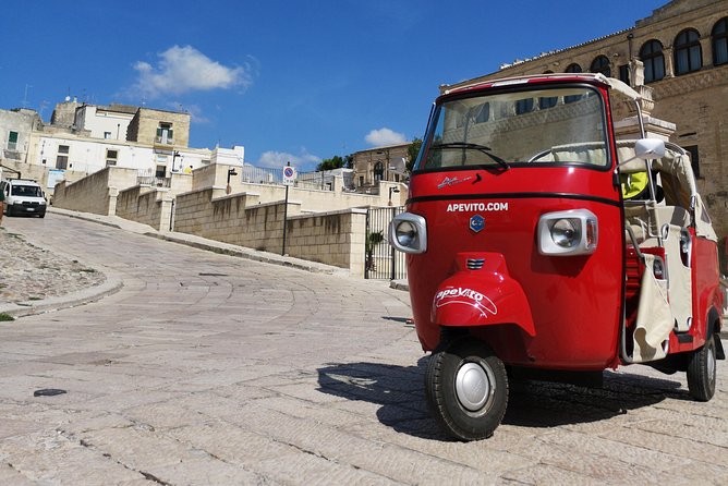 Ape Tour Matera - Panoramic tour in ape calessino - Stop 4: Sasso Barisano and the feeling of a living quarter