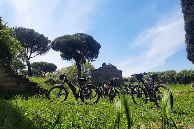 Appian Way Aqueducts Bike Tour (Catacombs & Lunch Option) - Into Parco della Caffarella: Rome’s green escape