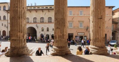 Assisi: Old Town Guided Walking Tour - Meet your local Italian guide—and why narration is the main attraction