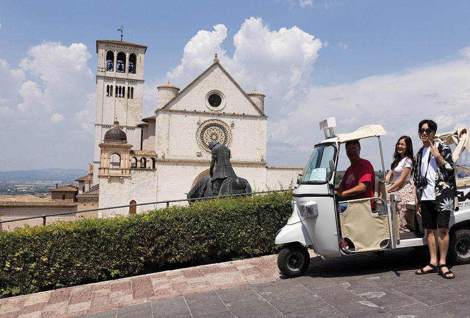 Assisi: Panoramic Tuk Tuk Tour - Your 1.5-Hour Route: Santa Chiara, Chiesa Nuova, and the City Center Squares