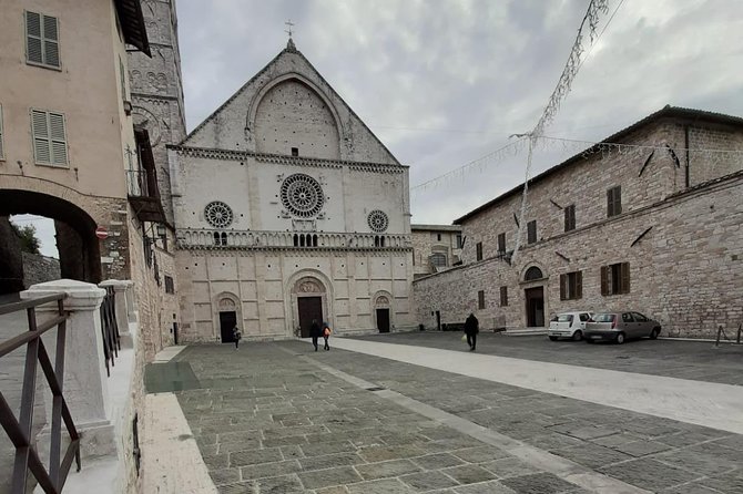 Assisi Private Walking Tour including St. Francis Basilica - Chiesa Nuova (1615): When Francis Lore Meets Renaissance Brick