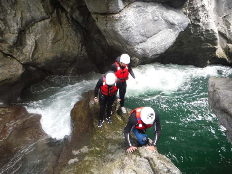 Bagni di Lucca: River Trekking In The Cocciglia Canyon - Guides and safety: what good canyoning support looks like