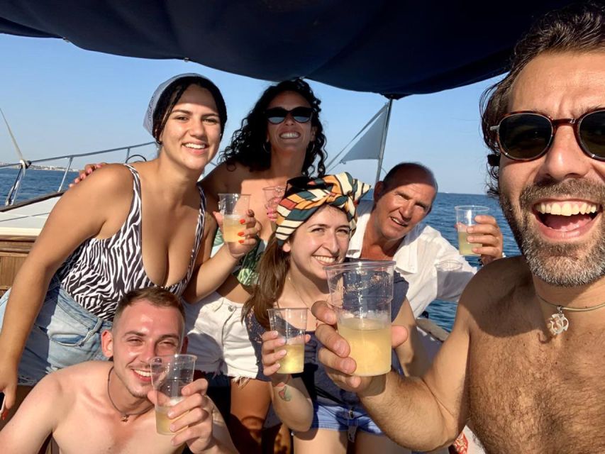 Bari by boat: admire the city from the sea with Aperitivo - Aperitivo onboard: wine or Prosecco and artisanal taralli