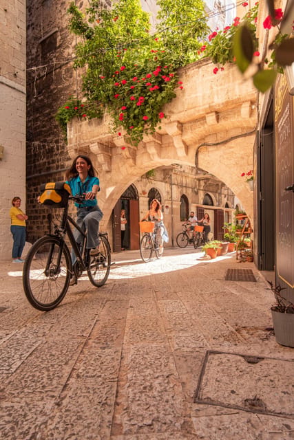 Bari: City Highlights Guided Bike Tour - Old Town power stops: Saint Nicholas, Saint Sabinus, and the Swabian Castle exterior