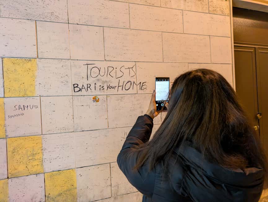 Bari: Street Food Walking Tour with Wine Tasting - More tasting, more variety: how the tour keeps you from getting bored