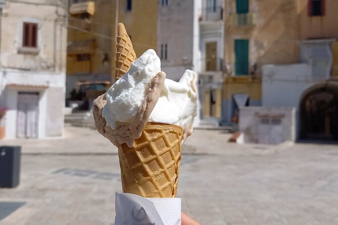 Bari’s Ultimate Street Food Tour - Small Group by Do Eat Better - Stop 1: Piazza dell’Odegitria and the first walk-in moment