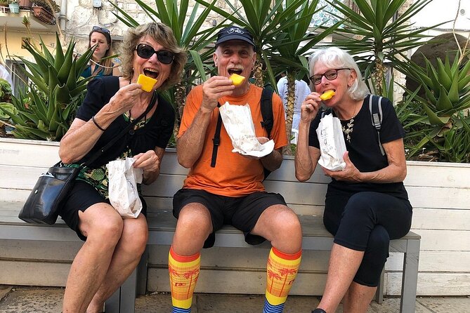 Bari’s Ultimate Street Food Tour - Small Group by Do Eat Better - Stop 3 near Museo Civico Bari: panzerotto and the comfort-food payoff