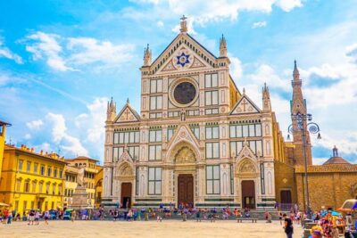 Basilica Santa Croce: Walking Among the Masters of Florence - The tomb section: where Florence gathers its most famous minds