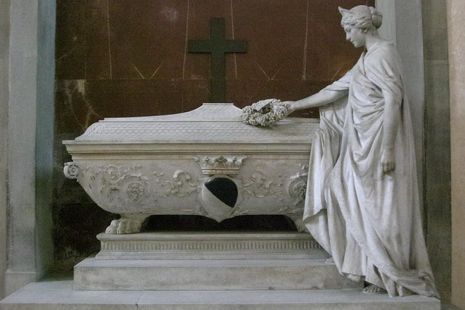 Basilica Santa Croce: Walking Among the Masters of Florence - Dress code and timing: the two things that can ruin your day