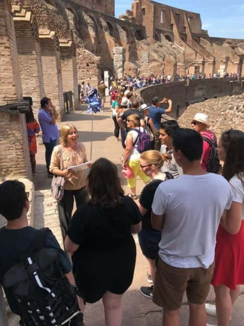 Best of Colosseum Experience: Exclusive Tour in 40 Languages - Skip-the-line Colosseum access: how this tour saves your time