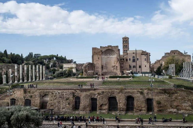 Best of Colosseum Experience: Exclusive Tour in 40 Languages - Palatine Hill viewpoints and the she-wolf myth