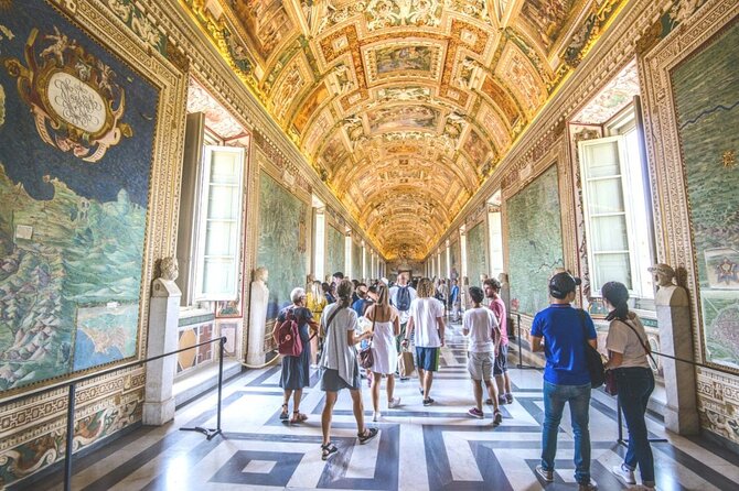 Best of the Vatican Tour: Fast Track Highlights - Sistine Chapel for 30 minutes: how to look smarter, not longer