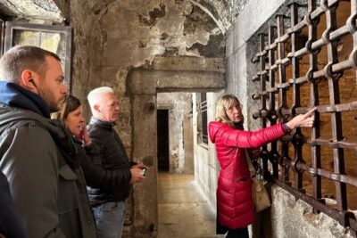 Best Of Venice: Saint Mark's Basilica, Doges Palace with Guide and Gondola Ride - Doge’s Palace (about 90 minutes): law, crime, and the Bridge of Sighs