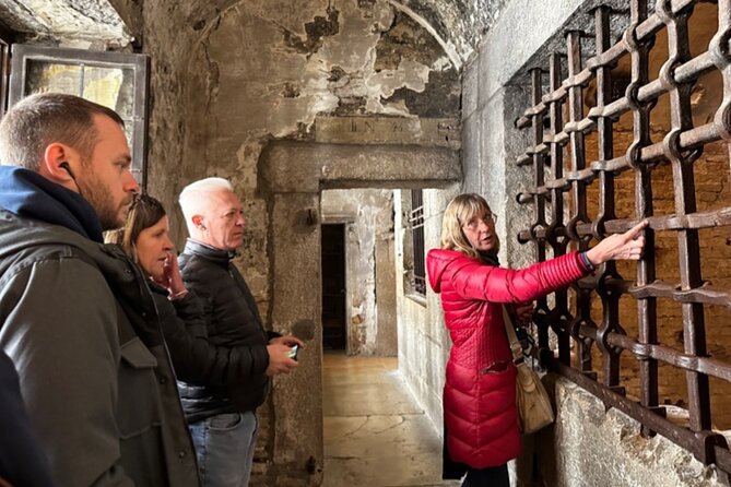 Best Of Venice: Saint Mark's Basilica, Doges Palace with Guide and Gondola Ride - Doge’s Palace (about 90 minutes): law, crime, and the Bridge of Sighs