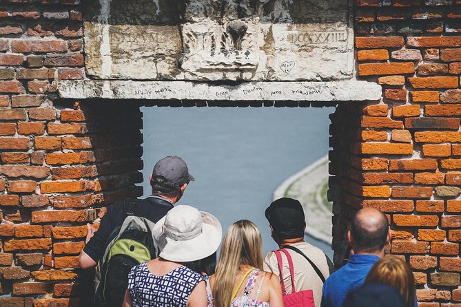 Best of Verona Highlights Walking Tour with Arena - Ponte Scaligero: a short stop with a big “why”