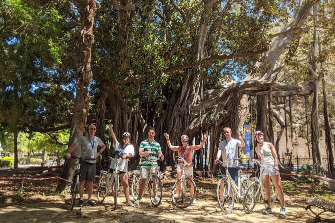 Bike tour of the historic center of Palermo with tasting - Piazza Croce dei Vespri and Palazzo Valguarnera-Gangi