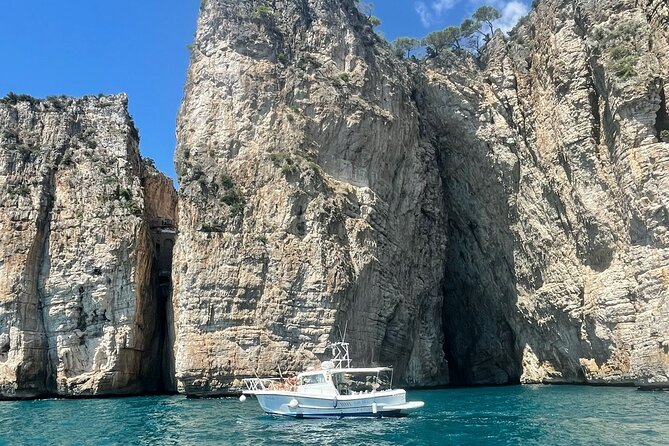 Boat excursion to Gaeta with a stop for swimming and snorkeling 2 HOURS - Grotta del Turco and the Montagna Spaccata chapel in the fissure