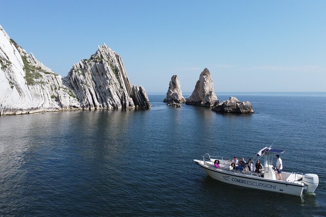 Boat tour all along Conero Riviera - Key highlights worth knowing
