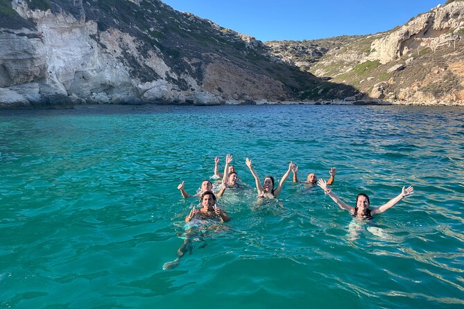 Boat Tour at Devil's Saddle: 4 Swim Stops, Snorkeling & Prosecco - Entering Cagliari by sea: what makes this tour work