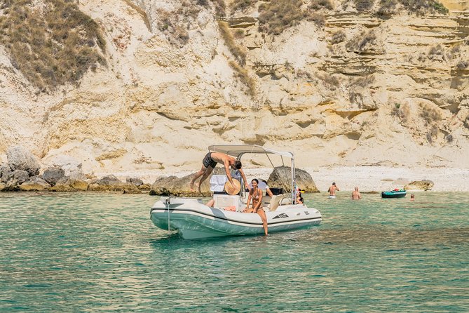 Boat Tour at Devil's Saddle: 4 Swim Stops, Snorkeling & Prosecco - The sea passage for Grotta dei Colombi
