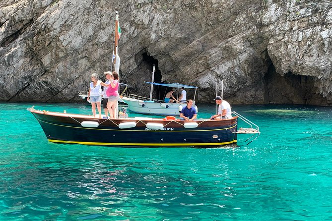 Boat Tour in Capri Italy - Where you meet at Bar Corallo and how boarding usually happens
