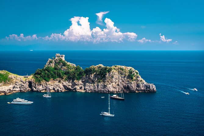 Boat tour of the Amalfi Coast with Aperitif - Stop 2: Castiglione to Marmorata and that natural cascade view