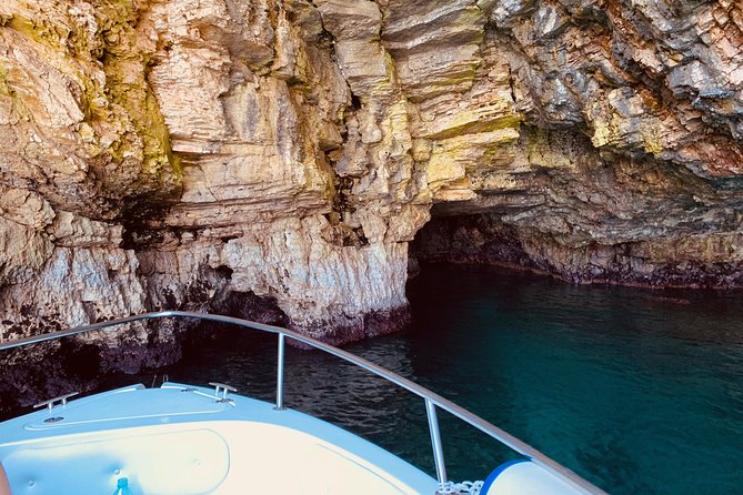 Boat tour of the Polignano a Mare caves with aperitif - When to go and how to prep for the water
